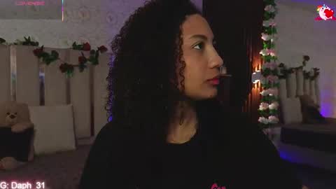 Snapshot of daphnne_tay chatting on March 23, 3:43 am dhapnne online show from March 23, 3:43 am