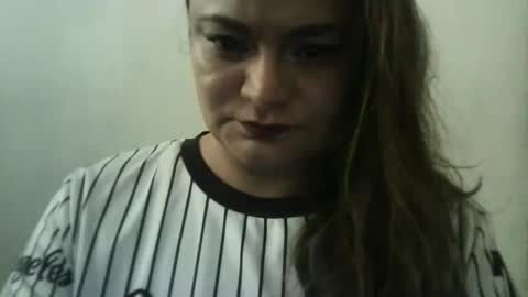 Snapshot of dapnne24 chatting on April 13, 2:33 pm dapnne online show from April 13, 2:33 pm