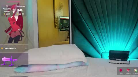    online show from October 19, 11:22 am