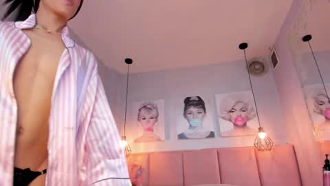    online show from November 25, 10:10 pm