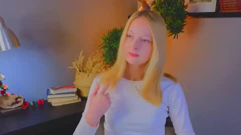 Kami online show from November 10, 2:43 am