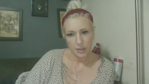 Darcy online show from January 10, 1:31 pm