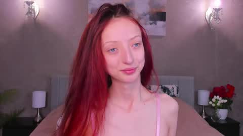 Snapshot of daria_j chatting on February 19, 4:08 am Daria J online show from February 19, 4:08 am