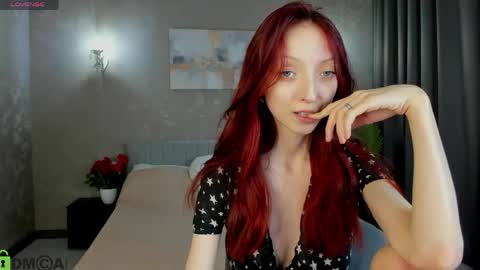 Snapshot of daria_j chatting on April 19, 12:15 pm Daria J online show from April 19, 12:15 pm