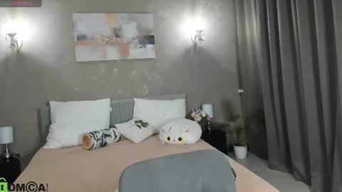 Snapshot of daria_j chatting on June 11, 4:10 am Daria J online show from June 11, 4:10 am