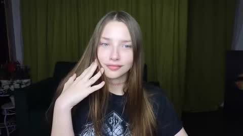 Snapshot of dariaangels chatting on March 27, 7:13 pm dariaangels online show from March 27, 7:13 pm