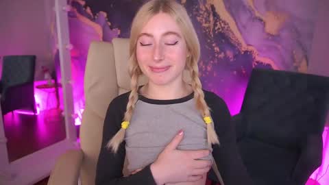 dariadelly online show from April 27, 1:09 pm