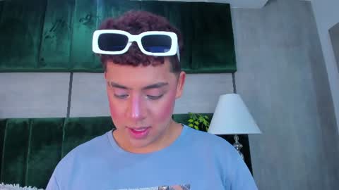 Snapshot of darian_laforteza chatting on June 11, 12:32 am Darian online show from June 11, 12:32 am