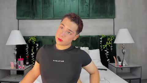 Snapshot of darian_laforteza chatting on June 17, 8:32 pm Darian online show from June 17, 8:32 pm