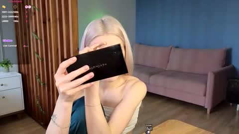 Snapshot of darilboom chatting on March 5, 1:07 pm darilboom online show from March 5, 1:07 pm