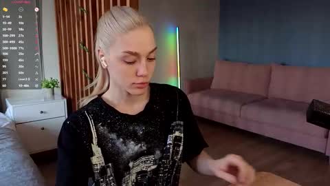 Snapshot of darilboom chatting on March 19, 4:49 am darilboom online show from March 19, 4:49 am