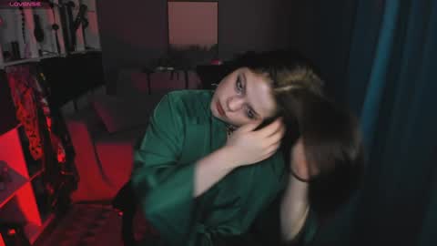 Snapshot of darina_wilson chatting on January 18, 8:19 pm Dari the it woman online show from January 18, 8:19 pm
