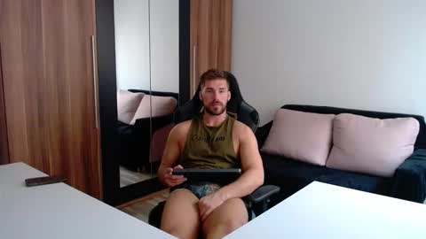 Snapshot of darius_94 chatting on September 27, 9:14 am darius_94 online show from September 27, 9:14 am