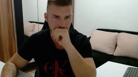 Snapshot of darius_94 chatting on October 1, 4:29 am darius_94 online show from October 1, 4:29 am