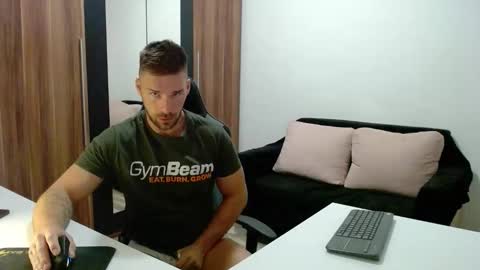 Snapshot of darius_94 chatting on October 3, 4:20 am darius_94 online show from October 3, 4:20 am