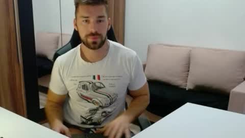 Snapshot of darius_94 chatting on October 21, 5:19 am darius_94 online show from October 21, 5:19 am