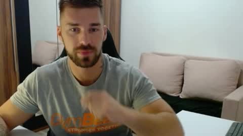 Snapshot of darius_94 chatting on October 27, 3:54 am darius_94 online show from October 27, 3:54 am