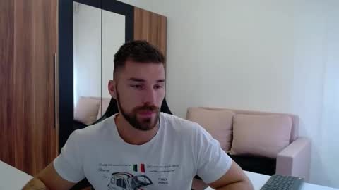 Snapshot of darius_94 chatting on October 30, 8:05 am darius_94 online show from October 30, 8:05 am