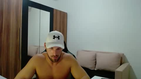 Snapshot of darius_94 chatting on November 11, 4:40 pm darius_94 online show from November 11, 4:40 pm