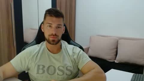 Snapshot of darius_94 chatting on November 17, 5:46 am darius_94 online show from November 17, 5:46 am