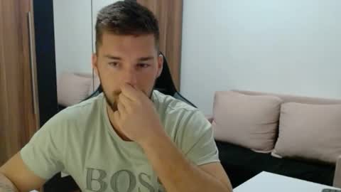 Snapshot of darius_94 chatting on November 25, 5:40 am darius_94 online show from November 25, 5:40 am