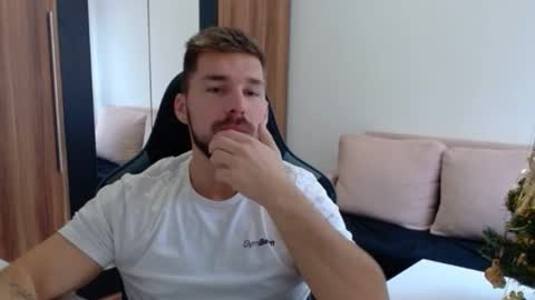 Snapshot of darius_94 chatting on November 30, 7:56 am darius_94 online show from November 30, 7:56 am