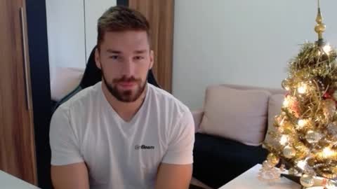 Snapshot of darius_94 chatting on December 1, 7:24 am darius_94 online show from December 1, 7:24 am