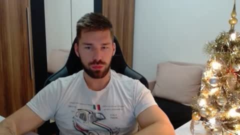 Snapshot of darius_94 chatting on December 3, 5:26 am darius_94 online show from December 3, 5:26 am