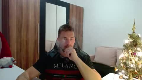 Snapshot of darius_94 chatting on December 15, 6:06 am darius_94 online show from December 15, 6:06 am