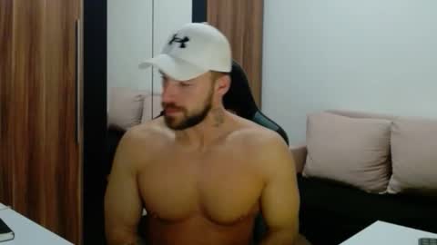 darius_94 online show from February 16, 5:14 am