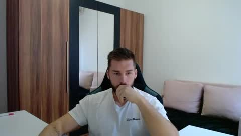 darius_94 online show from June 6, 4:28 am