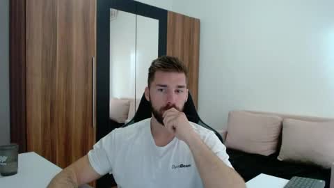 darius_94 online show from June 7, 5:33 am