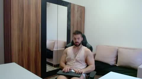 darius_94 online show from June 11, 4:10 am