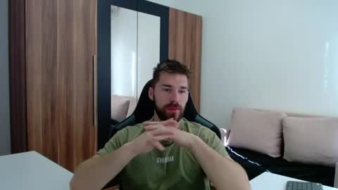 darius_94 online show from June 12, 5:39 am