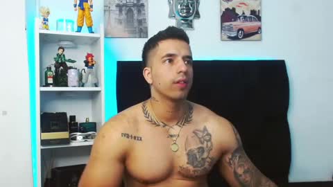 Darius Phoenix  online show from December 14, 8:18 pm