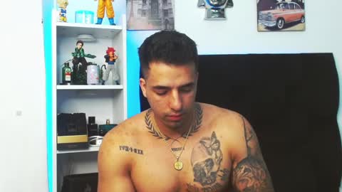 Darius Phoenix  online show from December 15, 3:45 am