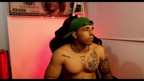 Darius Phoenix  online show from February 8, 7:15 am