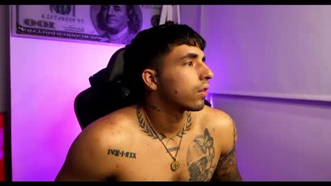 Darius Phoenix  online show from February 11, 6:51 am