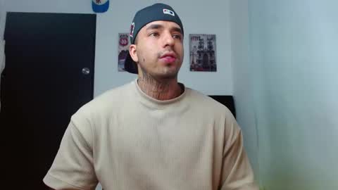 Darius Phoenix  online show from September 22, 9:39 pm