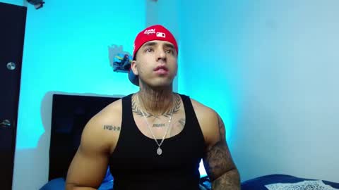 Snapshot of darius_phoenix chatting on February 24, 7:56 pm Darius Phoenix online show from February 24, 7:56 pm