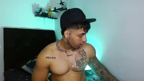 Snapshot of darius_phoenix chatting on March 19, 6:12 pm Darius Phoenix online show from March 19, 6:12 pm