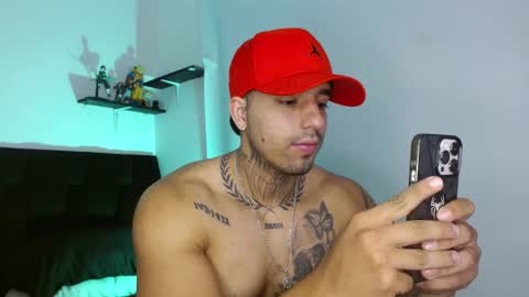 Snapshot of darius_phoenix chatting on March 26, 8:25 pm Darius Phoenix online show from March 26, 8:25 pm