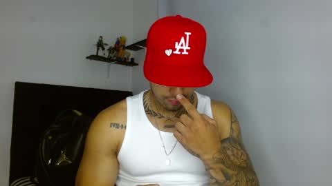 Snapshot of darius_phoenix chatting on March 27, 9:14 pm Darius Phoenix online show from March 27, 9:14 pm