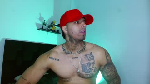 Snapshot of darius_phoenix chatting on March 28, 9:14 pm Darius Phoenix online show from March 28, 9:14 pm