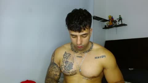 Snapshot of darius_phoenix chatting on April 3, 7:01 pm Darius Phoenix online show from April 3, 7:01 pm