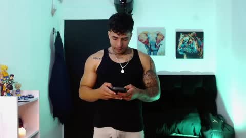 Snapshot of darius_phoenix chatting on April 29, 6:47 pm Darius Phoenix online show from April 29, 6:47 pm