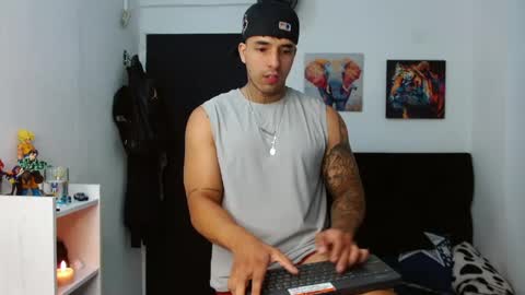 Snapshot of darius_phoenix chatting on May 19, 6:25 pm Darius Phoenix online show from May 19, 6:25 pm