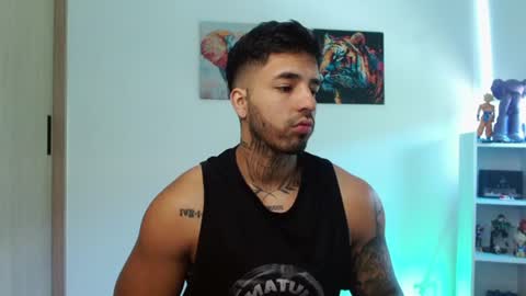 Snapshot of darius_phoenix chatting on July 21, 4:42 pm Darius Phoenix online show from July 21, 4:42 pm