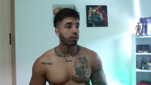 Snapshot of darius_phoenix chatting on July 22, 4:10 pm Darius Phoenix online show from July 22, 4:10 pm