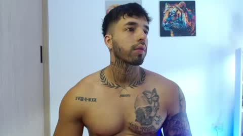 Snapshot of darius_phoenix chatting on July 30, 5:45 pm Darius Phoenix online show from July 30, 5:45 pm